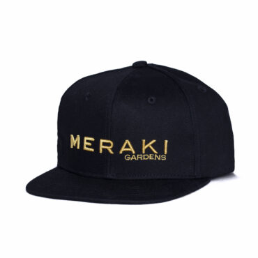 This Meraki Gardens black hat has an urban attitude thanks to the iconic flat bill and old-school snapback closure.

Fabric: 100% cotton